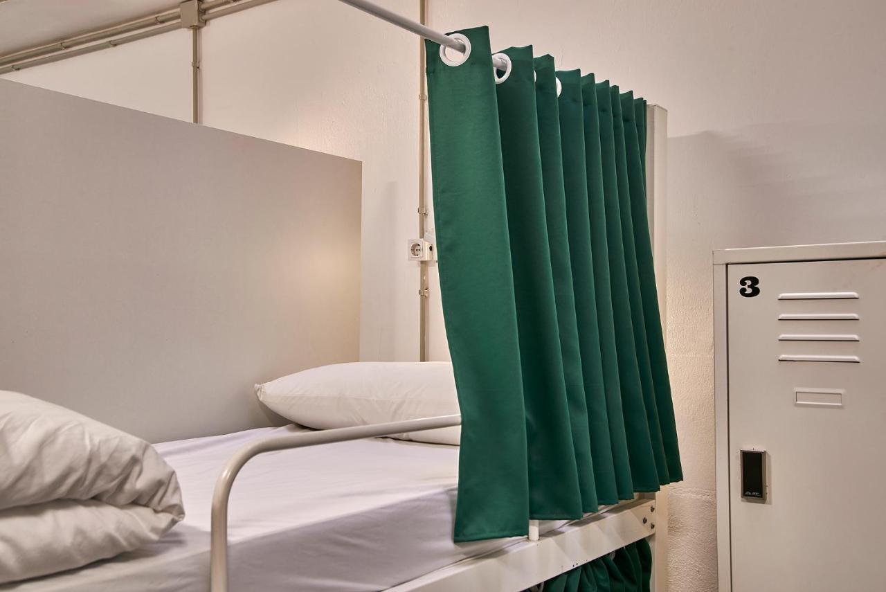 Hola Hostal Collblanc L'Hospitalet de Llobregat Exteriér fotografie