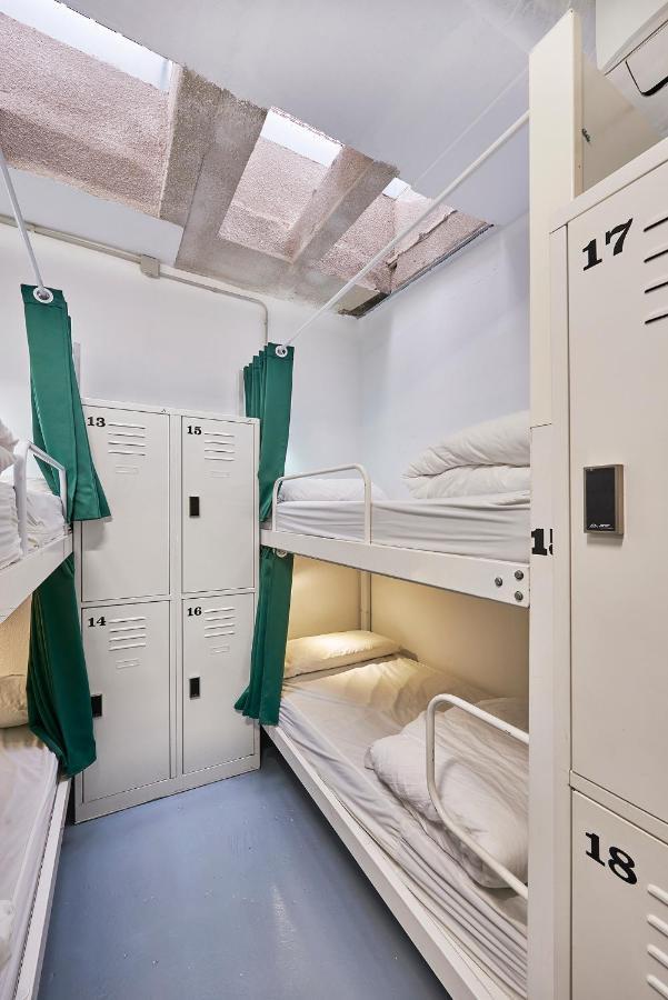 Hola Hostal Collblanc L'Hospitalet de Llobregat Exteriér fotografie