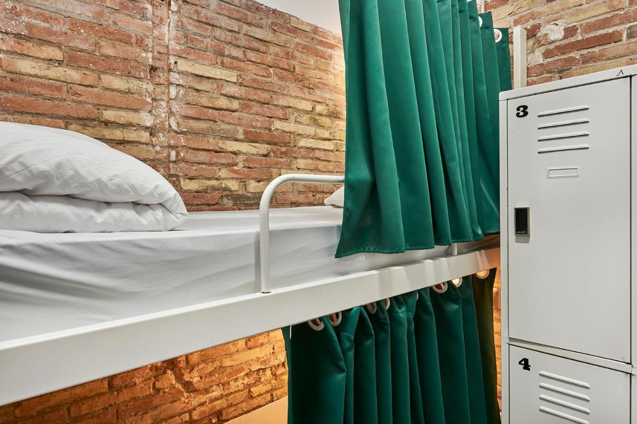 Hola Hostal Collblanc L'Hospitalet de Llobregat Exteriér fotografie