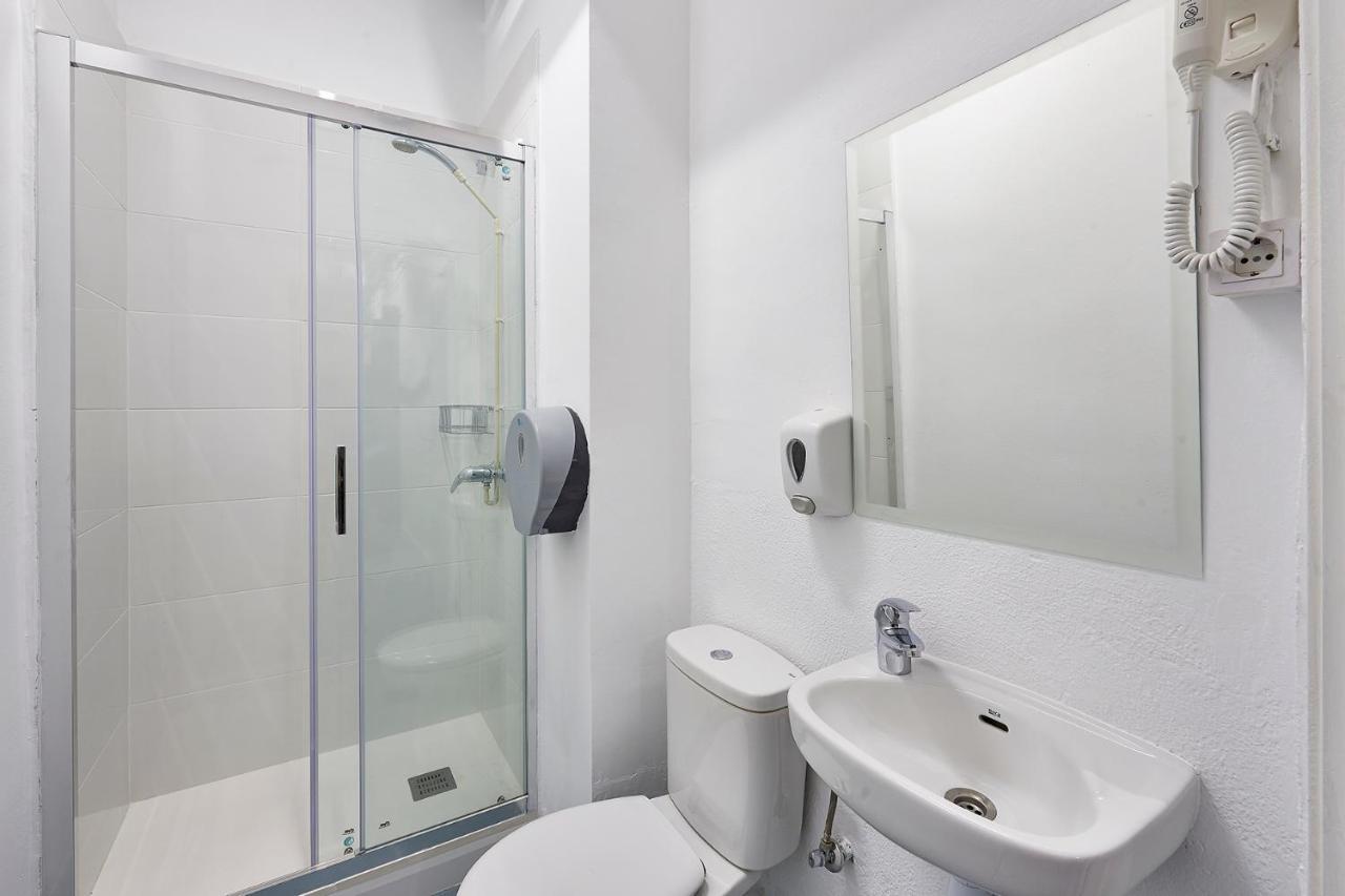 Hola Hostal Collblanc L'Hospitalet de Llobregat Exteriér fotografie