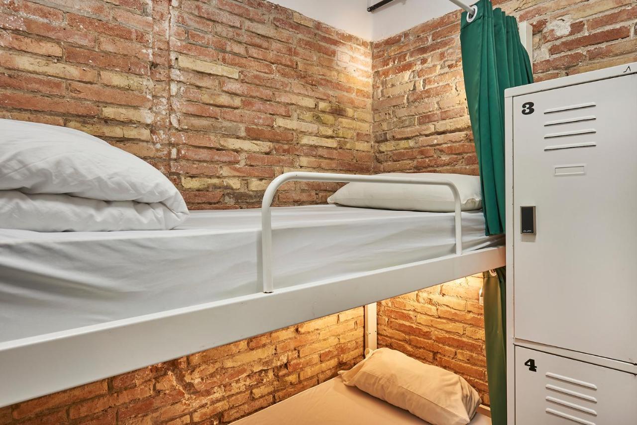 Hola Hostal Collblanc L'Hospitalet de Llobregat Exteriér fotografie