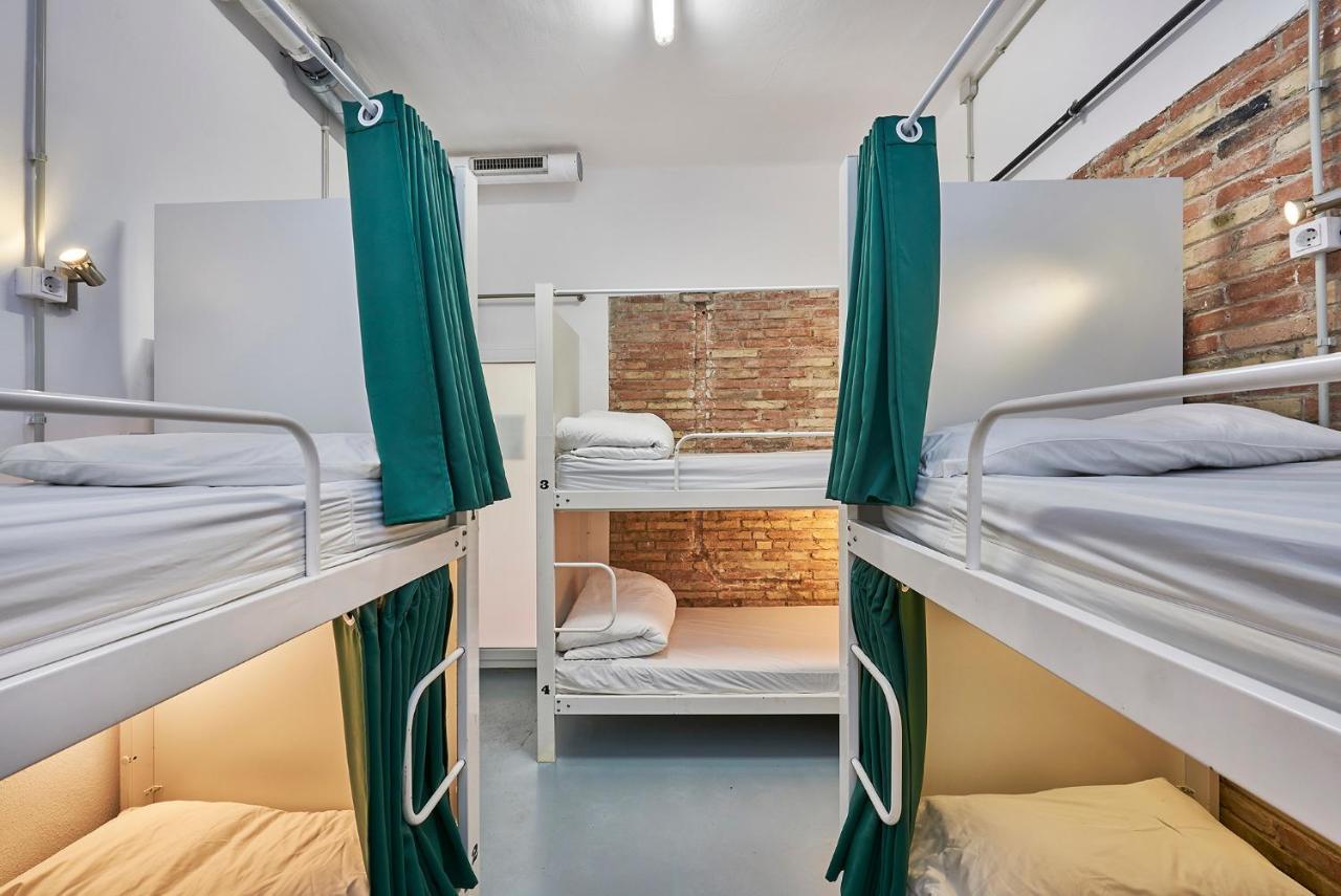 Hola Hostal Collblanc L'Hospitalet de Llobregat Exteriér fotografie