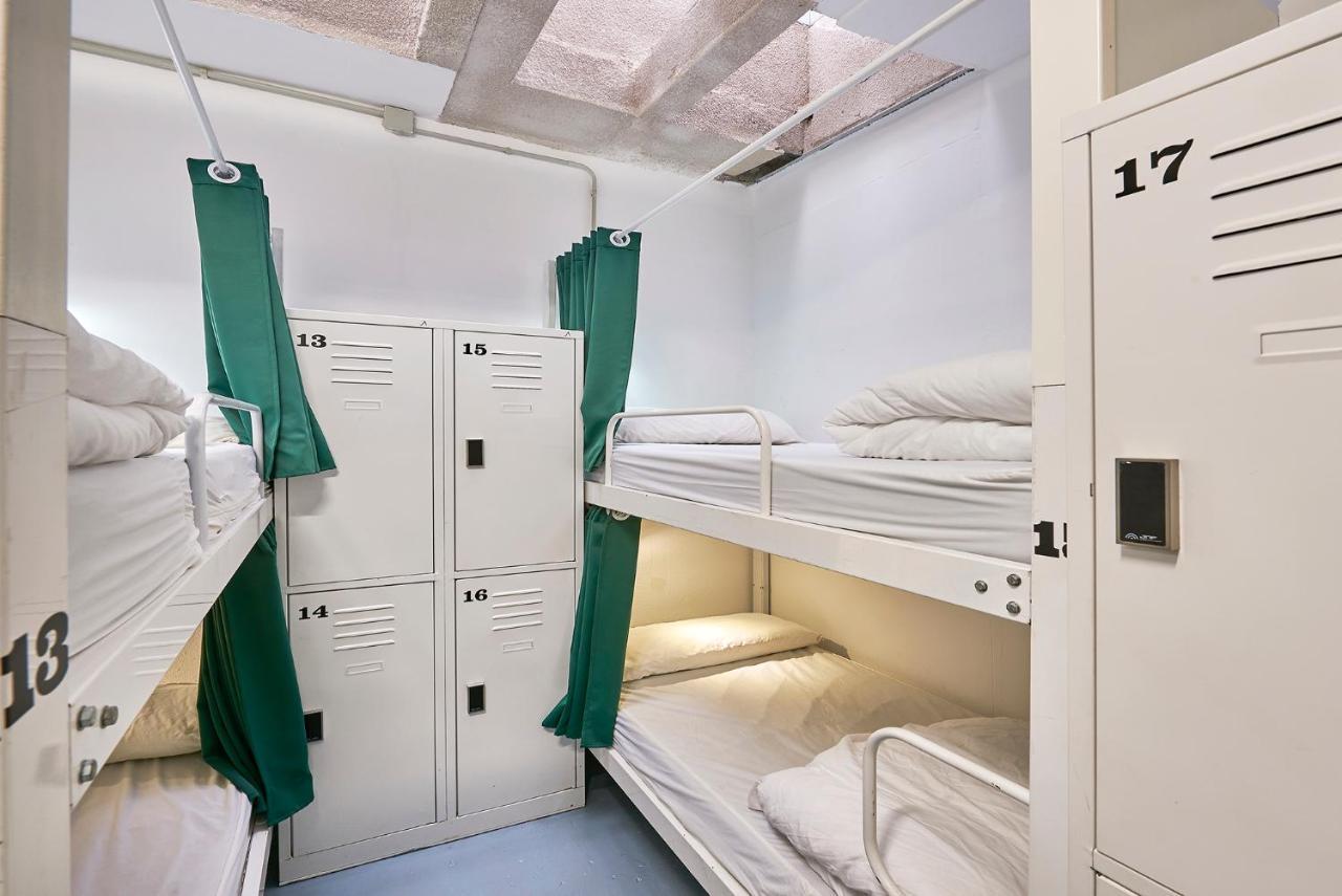 Hola Hostal Collblanc L'Hospitalet de Llobregat Exteriér fotografie