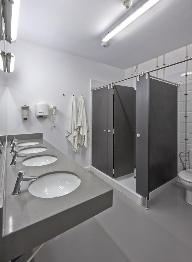 Hola Hostal Collblanc L'Hospitalet de Llobregat Exteriér fotografie