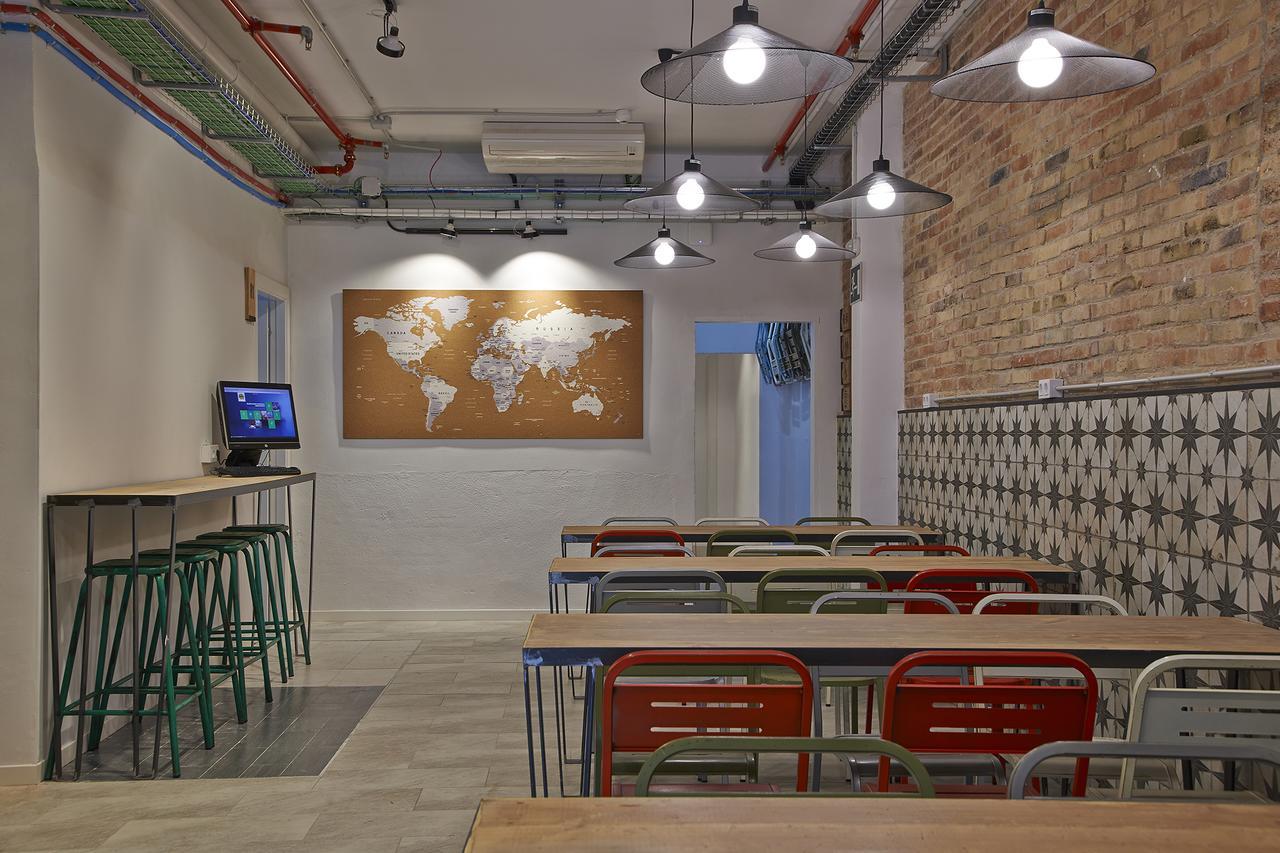 Hola Hostal Collblanc L'Hospitalet de Llobregat Exteriér fotografie