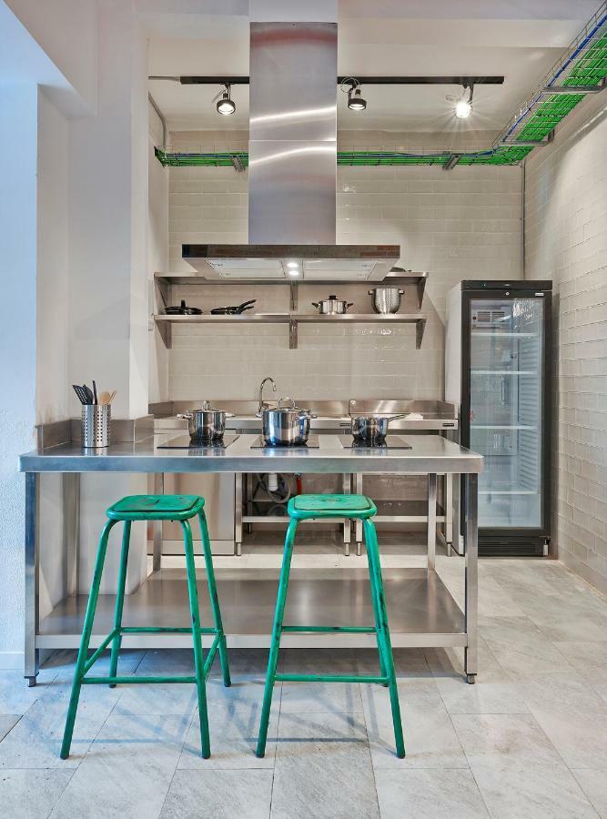 Hola Hostal Collblanc L'Hospitalet de Llobregat Exteriér fotografie